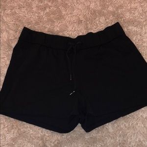 Lululemon on the fly short